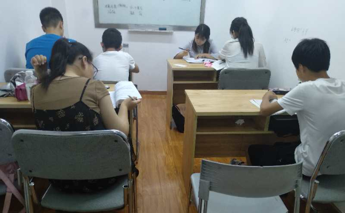 百步亭2校区初二升初三化学